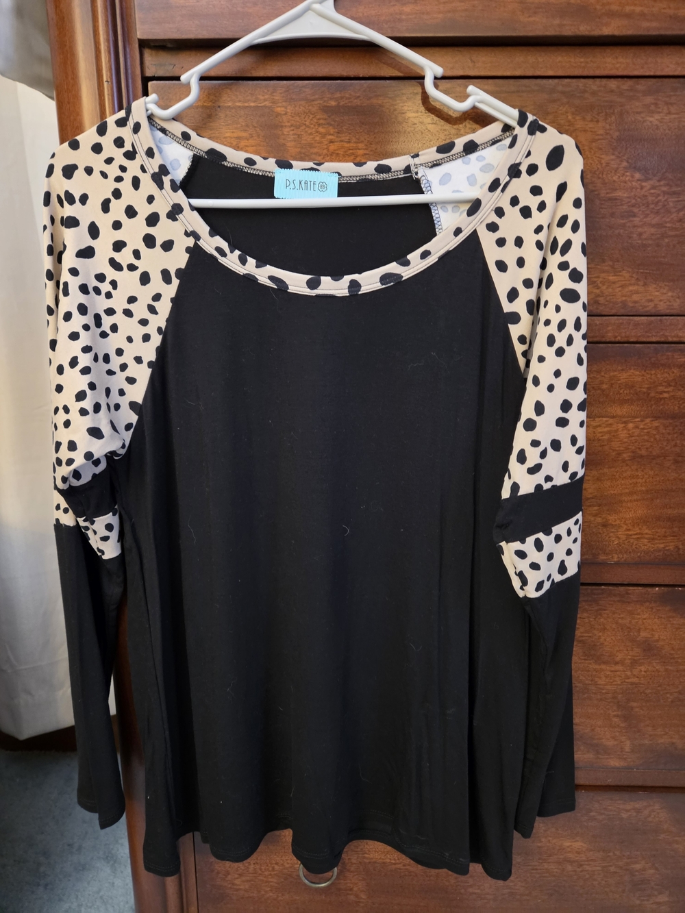 Black Long-Sleeve Raglan Top with Beige Spot Sleeves